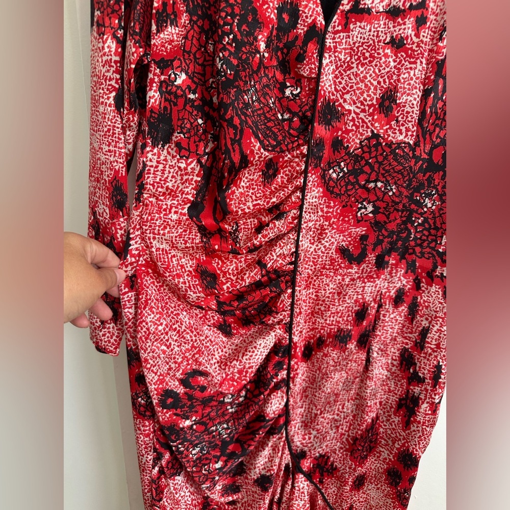 Elegant Asymmetrical Red and Black Dress - Picture 6 of 16